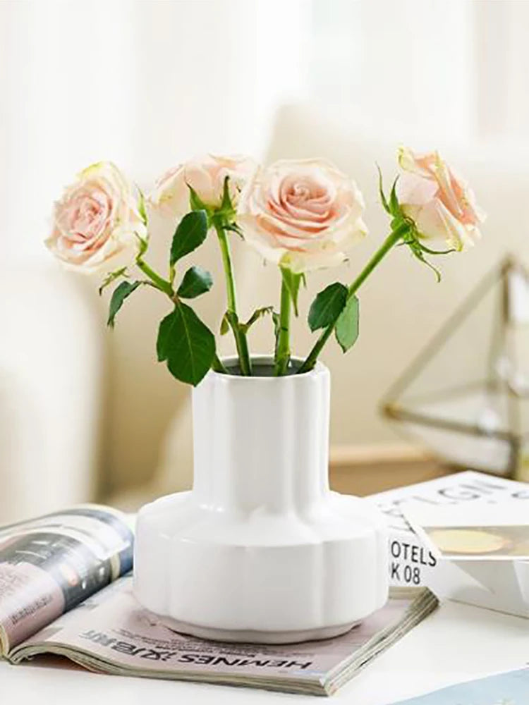 Naemi - Bauhaus Silver Vase
