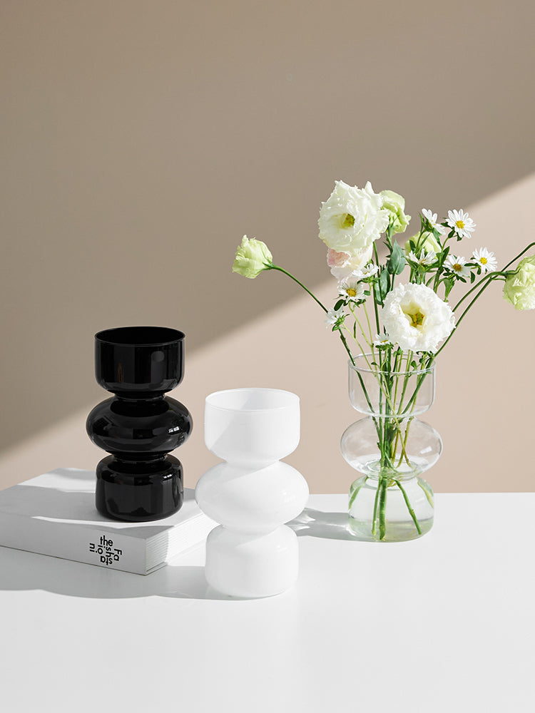Karin - Hourglass Vase