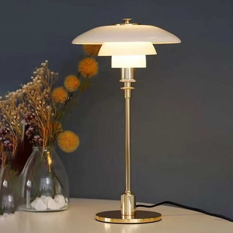 Signi - Danish Style Lamp