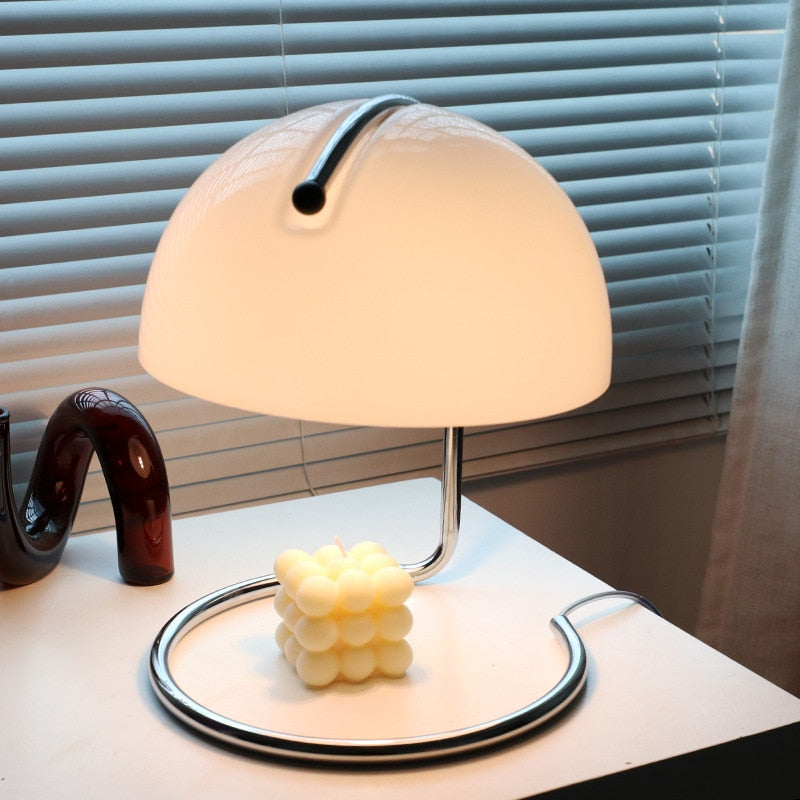 Ingä - Retro Table Lamp