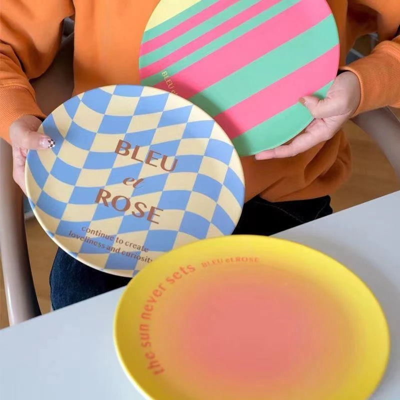 Yrsä - Retro Design Plates