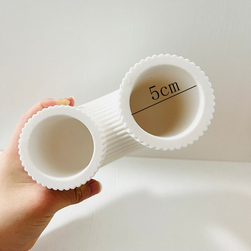 Aina - U-Shape Vase