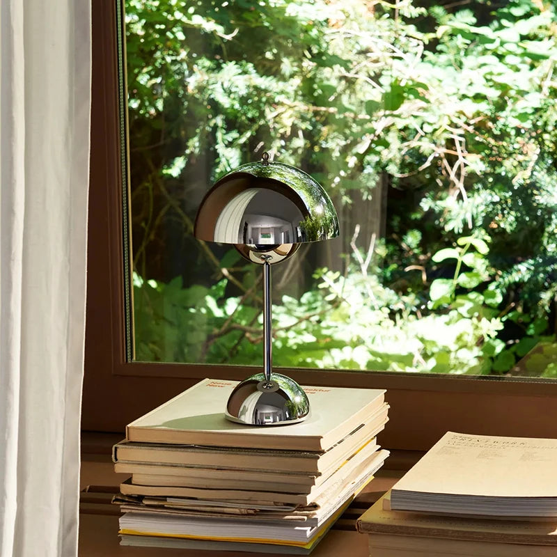 NÜMI – Rechargeable Chrome Mushroom Lamp