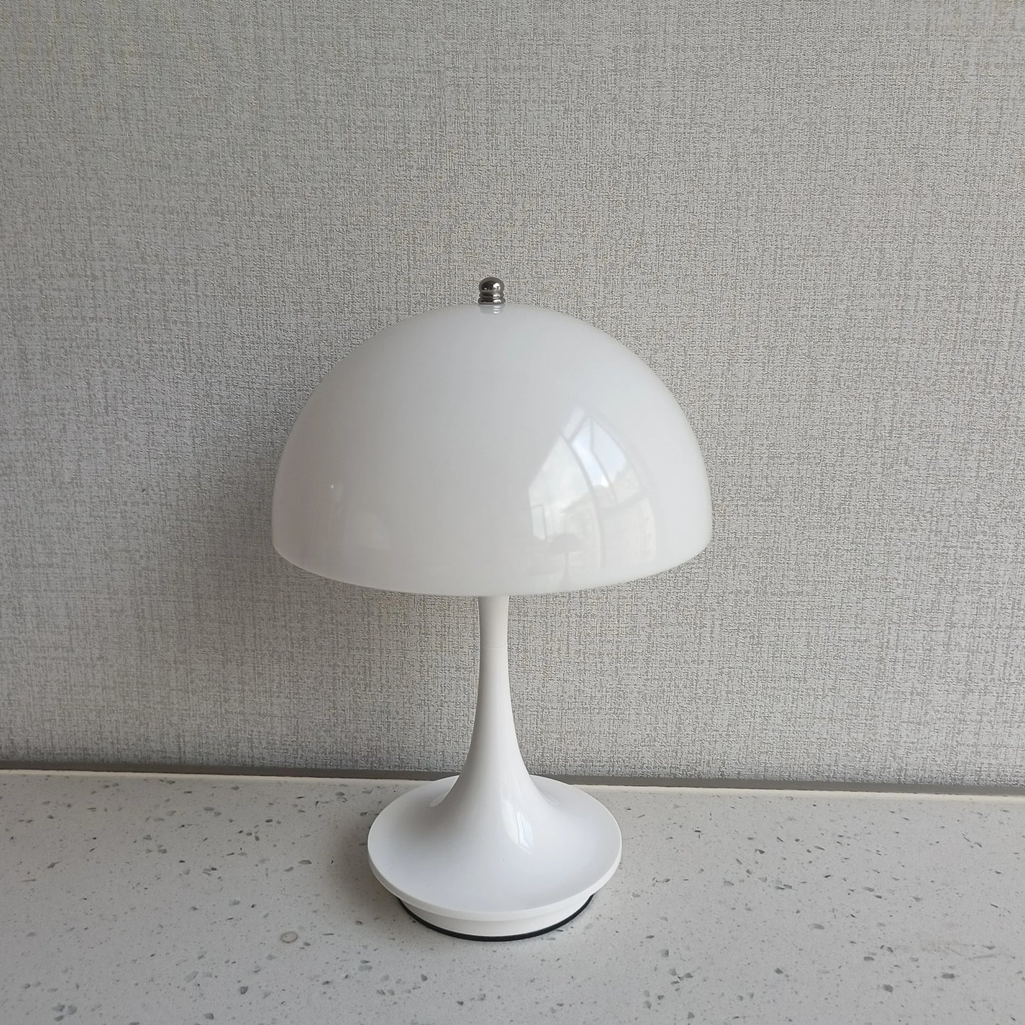 Wireless Small Mushroom LED Table Lamp Portable USB Charging Touch Night Light for Bedside Hotel Bar Coffee Decorative