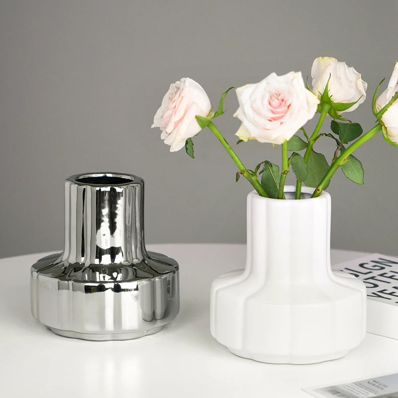 Naemi - Bauhaus Silver Vase
