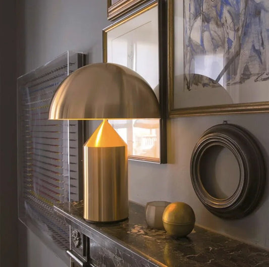 Beatä - Lampe de table en métal