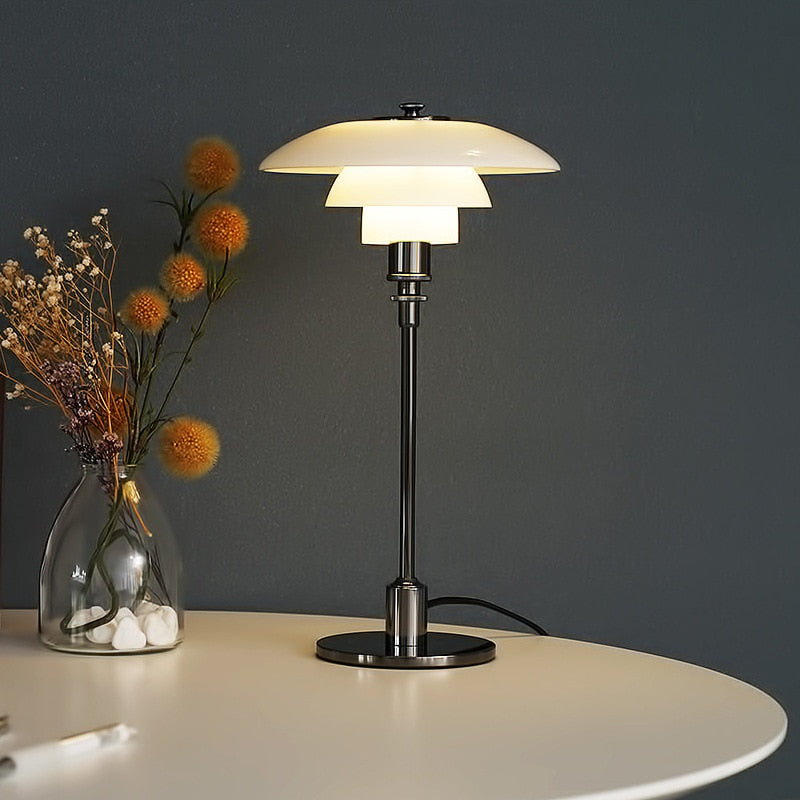 Signi - Danish Style Lamp