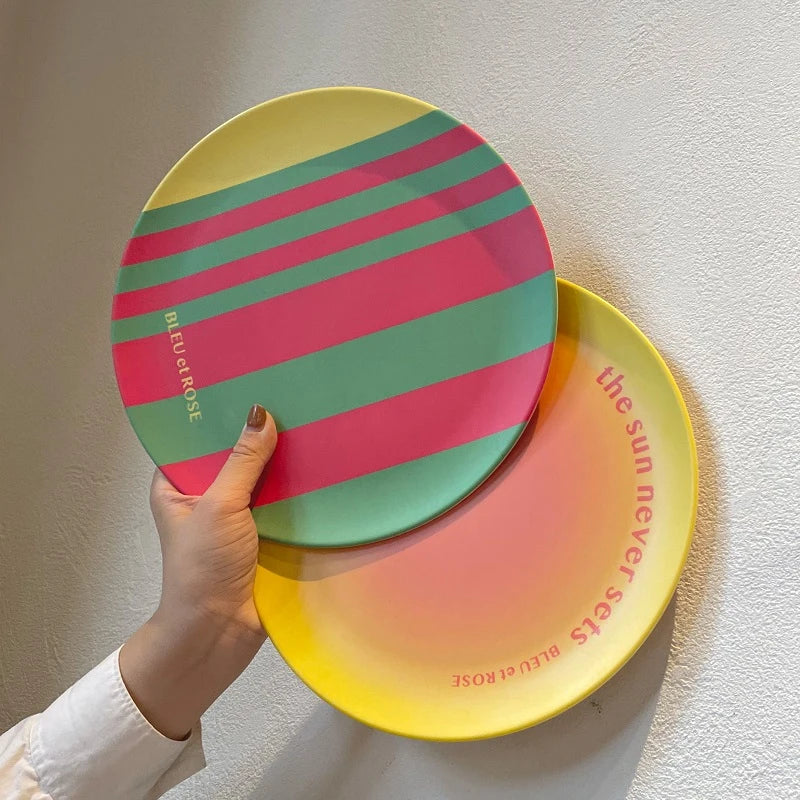 Yrsä -  Retro Design Plates