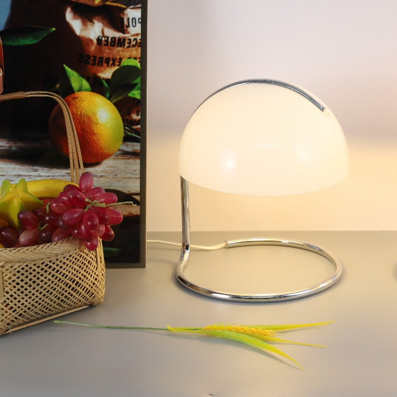 Ingä - Retro Table Lamp
