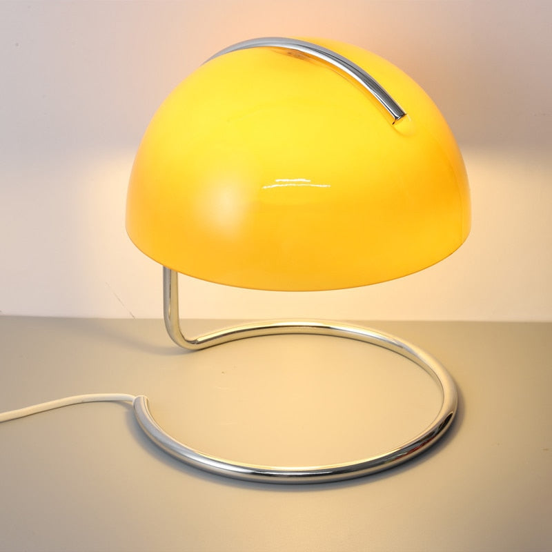 Ingä - Retro Table Lamp
