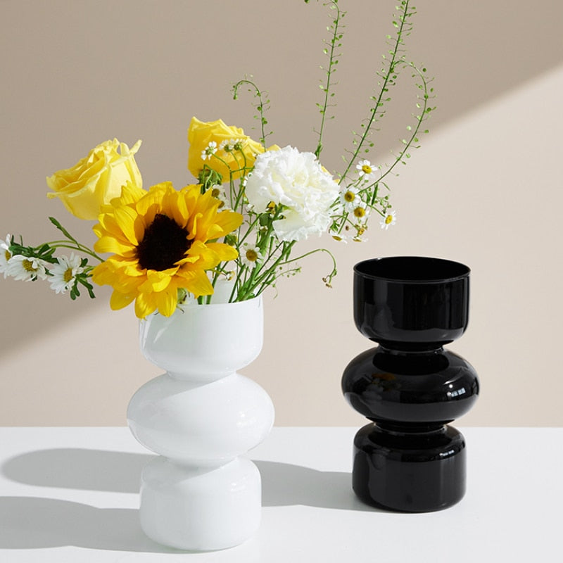 Karin - Hourglass Vase