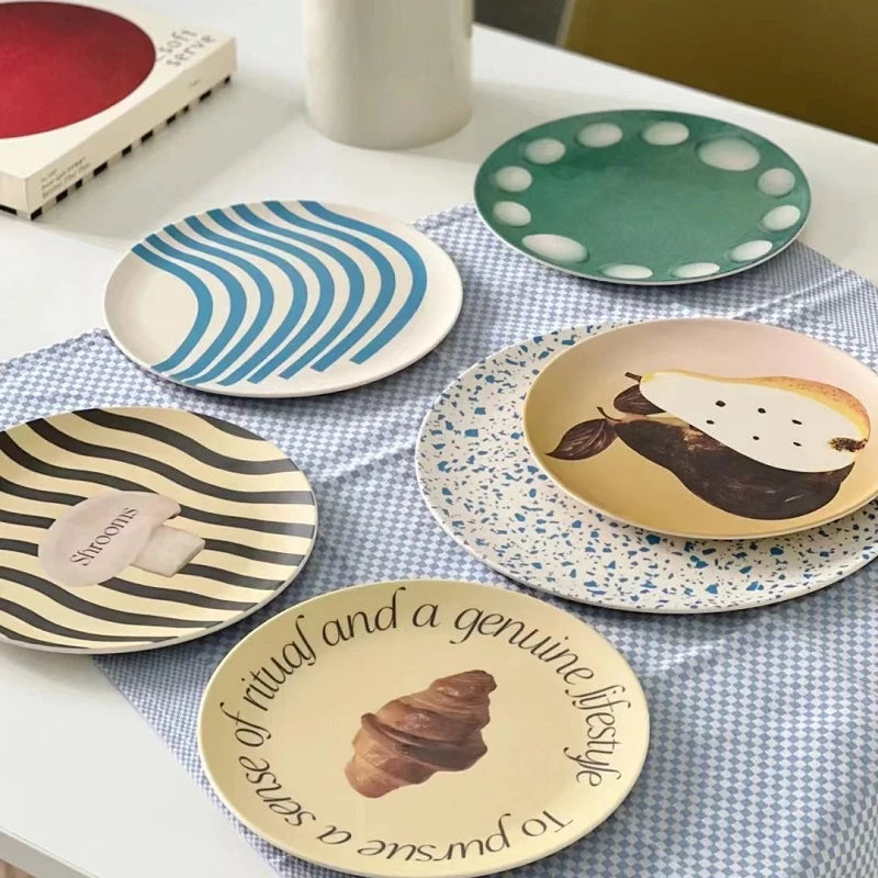 Yrsä -  Retro Design Plates